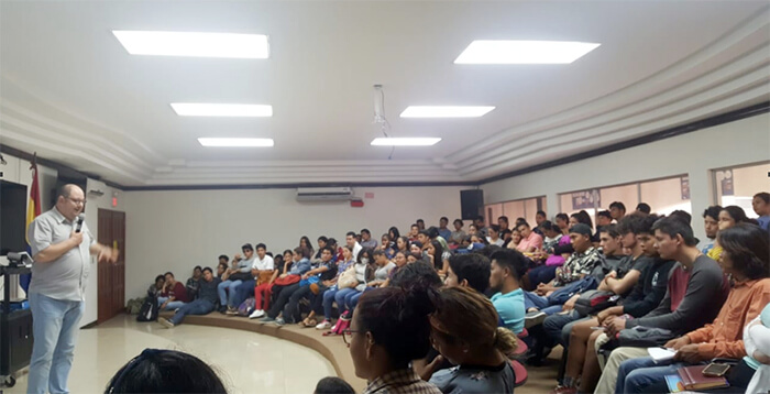 axel-hubner-visita-corn-island-unan-managua